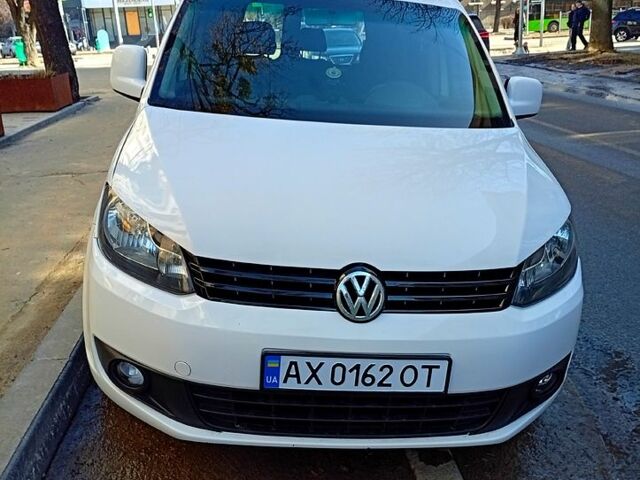 Белый Фольксваген Кадди, объемом двигателя 1.6 л и пробегом 280 тыс. км за 9200 $, фото 1 на Automoto.ua