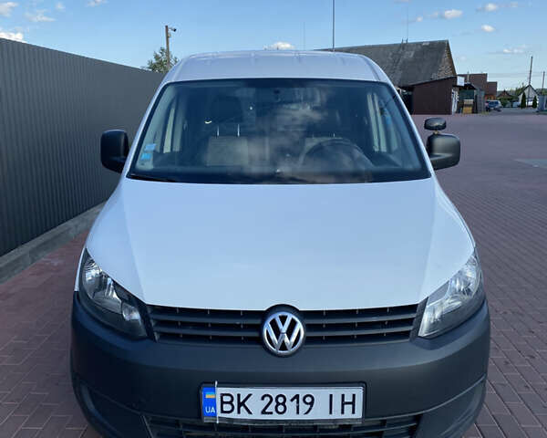 Белый Фольксваген Кадди, объемом двигателя 2 л и пробегом 387 тыс. км за 8300 $, фото 1 на Automoto.ua