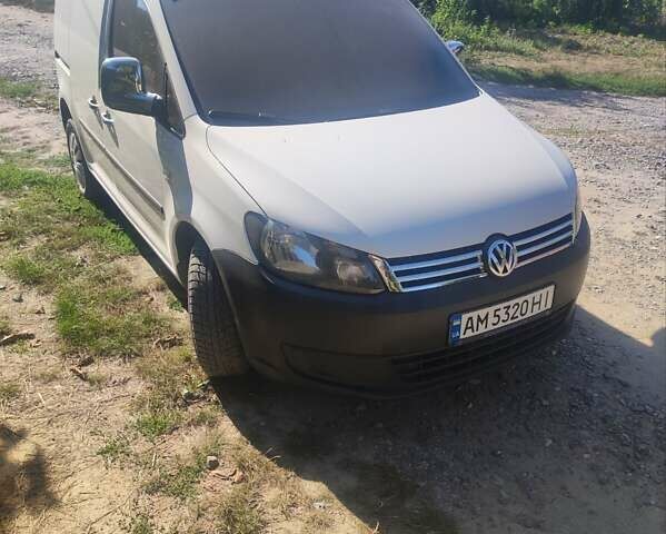 Белый Фольксваген Кадди, объемом двигателя 1.2 л и пробегом 200 тыс. км за 6900 $, фото 1 на Automoto.ua