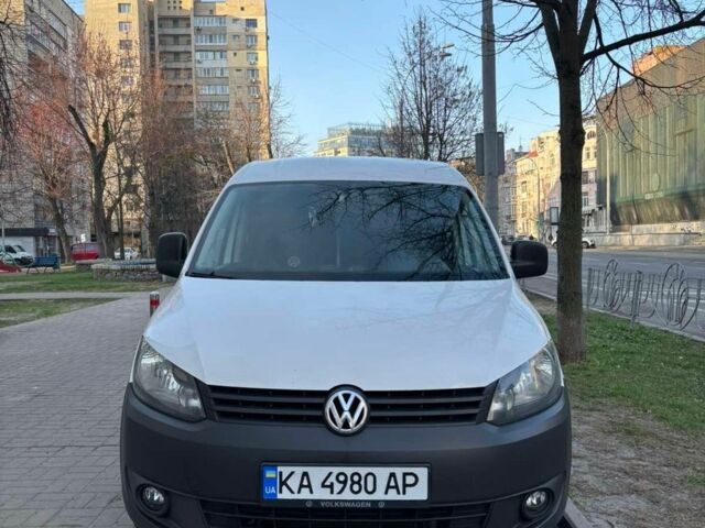 Белый Фольксваген Кадди, объемом двигателя 2 л и пробегом 260 тыс. км за 10199 $, фото 1 на Automoto.ua