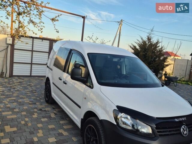 Белый Фольксваген Кадди, объемом двигателя 1.6 л и пробегом 171 тыс. км за 7750 $, фото 1 на Automoto.ua