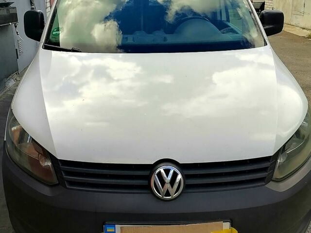 Белый Фольксваген Кадди, объемом двигателя 1.6 л и пробегом 300 тыс. км за 10800 $, фото 1 на Automoto.ua
