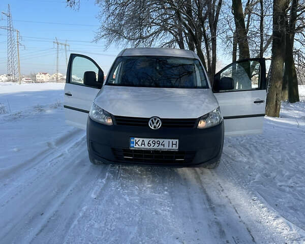 Белый Фольксваген Кадди, объемом двигателя 1.6 л и пробегом 295 тыс. км за 11200 $, фото 1 на Automoto.ua