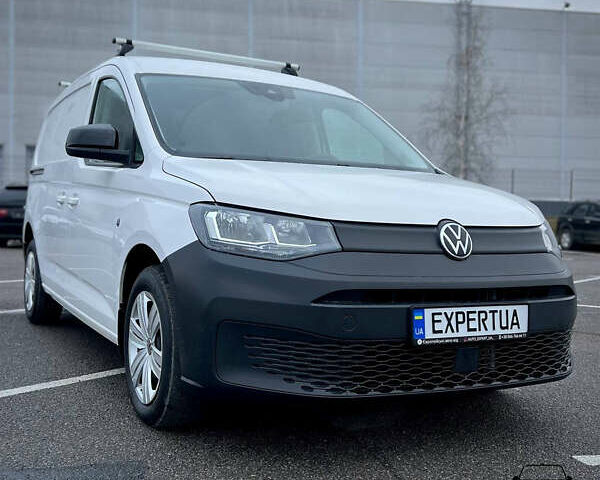 Белый Фольксваген Кадди, объемом двигателя 2 л и пробегом 154 тыс. км за 21900 $, фото 1 на Automoto.ua