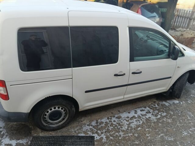 Белый Фольксваген Кадди, объемом двигателя 1.6 л и пробегом 280 тыс. км за 6000 $, фото 1 на Automoto.ua