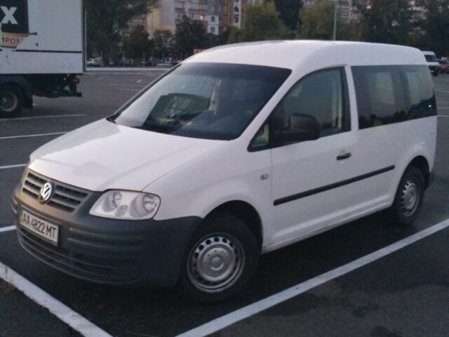 Белый Фольксваген Кадди, объемом двигателя 2 л и пробегом 140 тыс. км за 5100 $, фото 1 на Automoto.ua