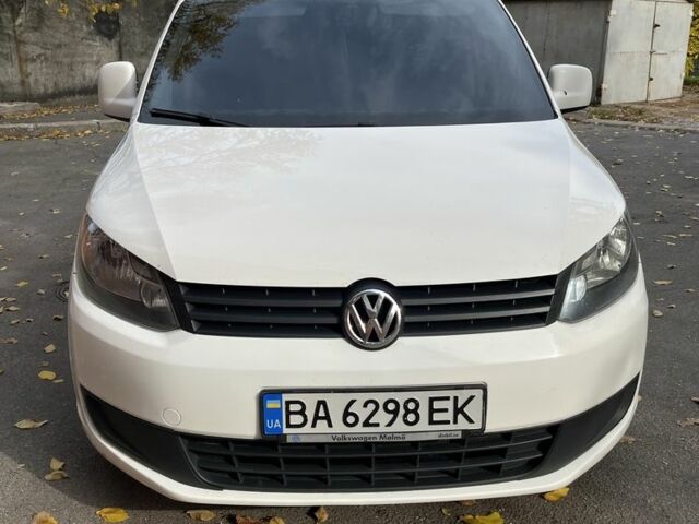 Білий Фольксваген Кадді, об'ємом двигуна 1.6 л та пробігом 280 тис. км за 8000 $, фото 1 на Automoto.ua