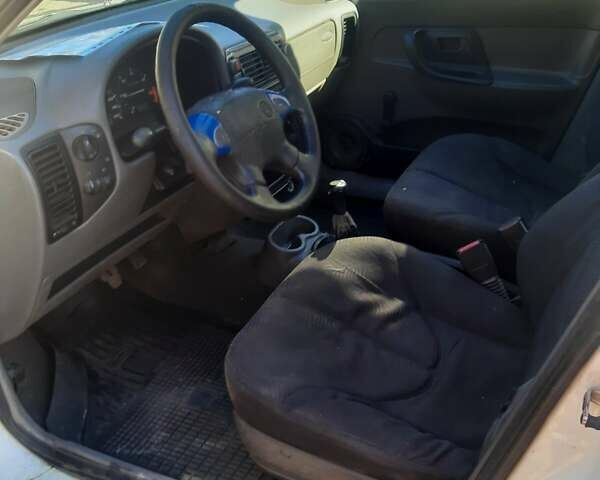 Белый Фольксваген Кадди, объемом двигателя 1.9 л и пробегом 300 тыс. км за 1500 $, фото 1 на Automoto.ua