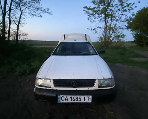 Белый Фольксваген Кадди, объемом двигателя 1.39 л и пробегом 290 тыс. км за 2600 $, фото 1 на Automoto.ua