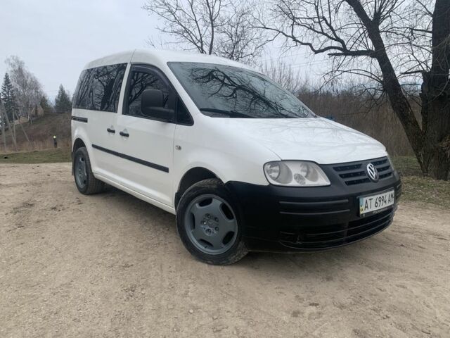 Белый Фольксваген Кадди, объемом двигателя 2 л и пробегом 460 тыс. км за 4350 $, фото 1 на Automoto.ua