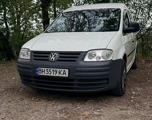 Белый Фольксваген Кадди, объемом двигателя 1.97 л и пробегом 363 тыс. км за 5000 $, фото 1 на Automoto.ua