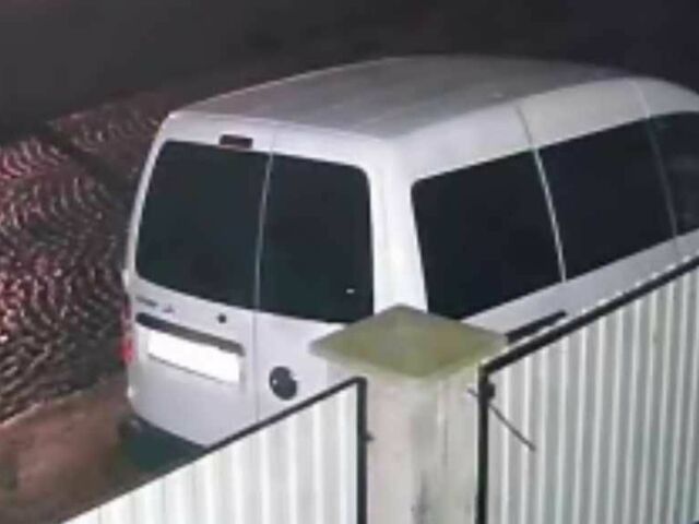 Білий Фольксваген Кадді, об'ємом двигуна 2 л та пробігом 320 тис. км за 4200 $, фото 1 на Automoto.ua