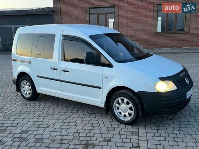Білий Фольксваген Кадді, об'ємом двигуна 1.9 л та пробігом 350 тис. км за 3999 $, фото 1 на Automoto.ua