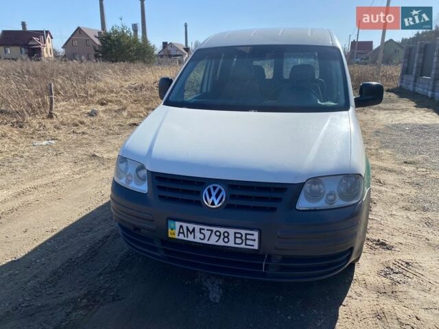 Белый Фольксваген Кадди, объемом двигателя 2 л и пробегом 280 тыс. км за 3800 $, фото 1 на Automoto.ua