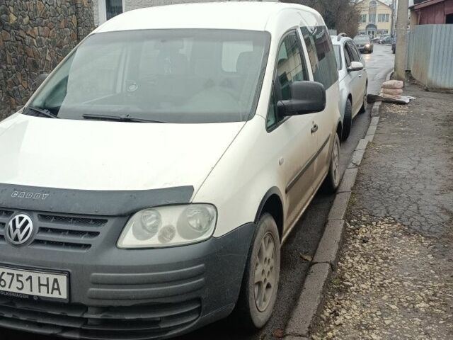 Белый Фольксваген Кадди, объемом двигателя 2 л и пробегом 260 тыс. км за 5299 $, фото 1 на Automoto.ua