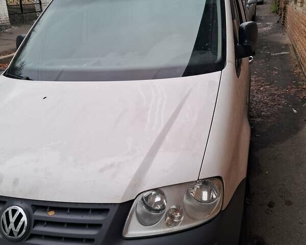 Белый Фольксваген Кадди, объемом двигателя 1.97 л и пробегом 382 тыс. км за 5000 $, фото 1 на Automoto.ua