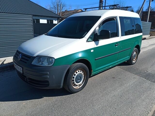 Белый Фольксваген Кадди, объемом двигателя 2 л и пробегом 380 тыс. км за 3500 $, фото 1 на Automoto.ua