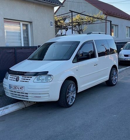 Белый Фольксваген Кадди, объемом двигателя 1.97 л и пробегом 287 тыс. км за 4800 $, фото 1 на Automoto.ua