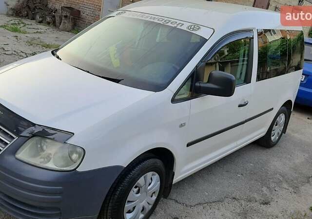 Белый Фольксваген Кадди, объемом двигателя 1.9 л и пробегом 400 тыс. км за 4800 $, фото 1 на Automoto.ua