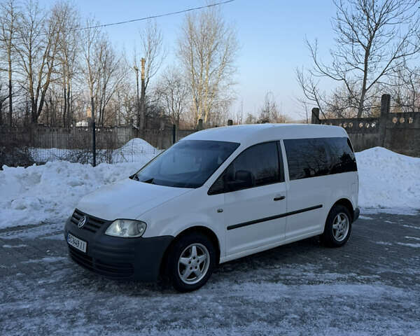 Белый Фольксваген Кадди, объемом двигателя 2 л и пробегом 327 тыс. км за 4300 $, фото 1 на Automoto.ua