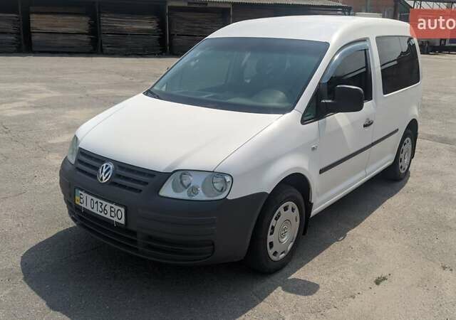 Белый Фольксваген Кадди, объемом двигателя 1.39 л и пробегом 235 тыс. км за 5800 $, фото 1 на Automoto.ua