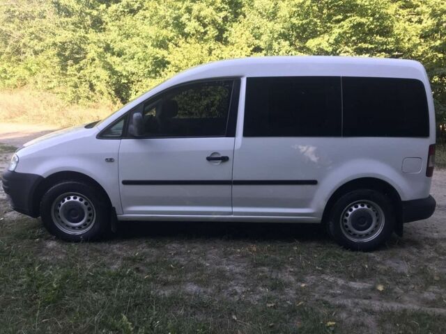 Белый Фольксваген Кадди, объемом двигателя 2 л и пробегом 340 тыс. км за 4900 $, фото 1 на Automoto.ua