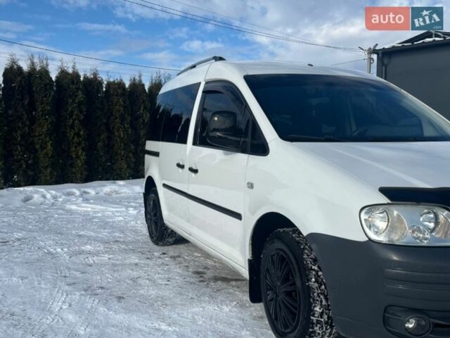 Белый Фольксваген Кадди, объемом двигателя 1.9 л и пробегом 247 тыс. км за 5500 $, фото 1 на Automoto.ua