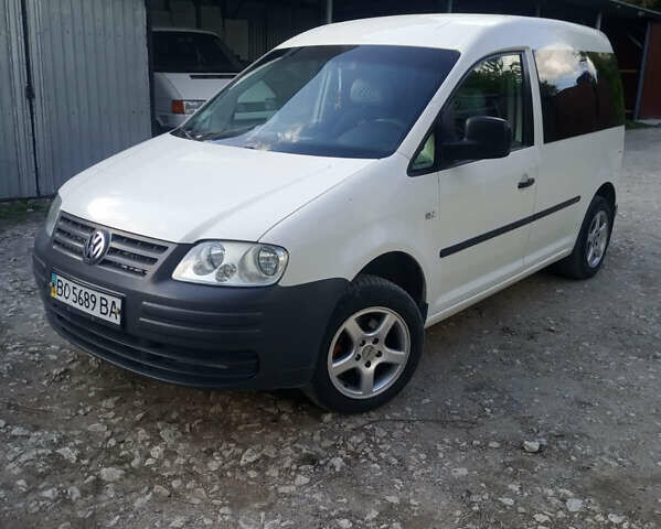 Белый Фольксваген Кадди, объемом двигателя 2 л и пробегом 362 тыс. км за 5200 $, фото 1 на Automoto.ua