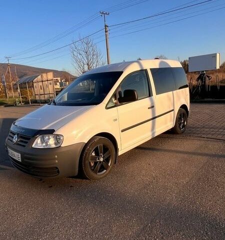 Белый Фольксваген Кадди, объемом двигателя 2 л и пробегом 212 тыс. км за 5200 $, фото 1 на Automoto.ua