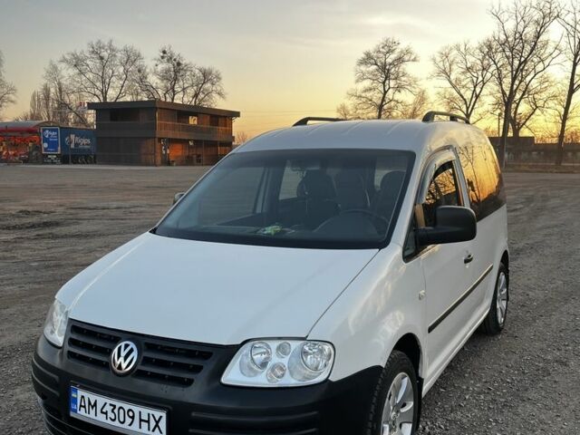 Белый Фольксваген Кадди, объемом двигателя 2 л и пробегом 303 тыс. км за 4300 $, фото 1 на Automoto.ua