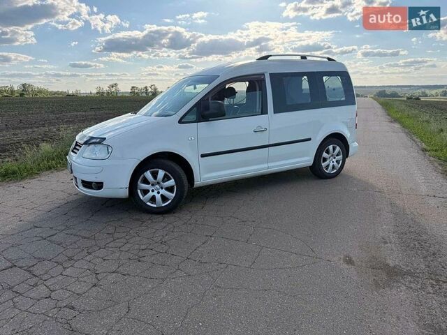 Белый Фольксваген Кадди, объемом двигателя 1.97 л и пробегом 350 тыс. км за 5400 $, фото 1 на Automoto.ua
