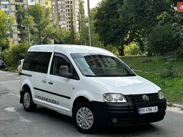 Белый Фольксваген Кадди, объемом двигателя 2 л и пробегом 456 тыс. км за 3400 $, фото 1 на Automoto.ua