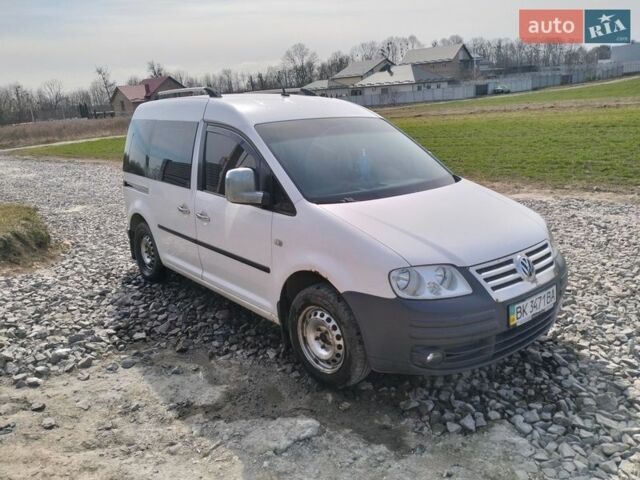Белый Фольксваген Кадди, объемом двигателя 2 л и пробегом 307 тыс. км за 4500 $, фото 1 на Automoto.ua