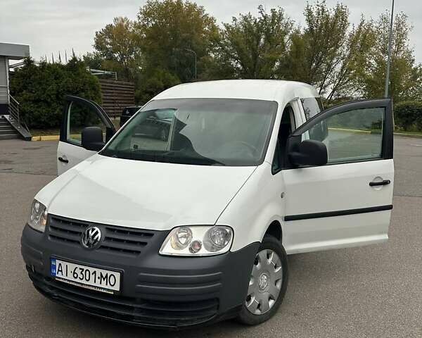 Белый Фольксваген Кадди, объемом двигателя 1.97 л и пробегом 334 тыс. км за 4850 $, фото 1 на Automoto.ua