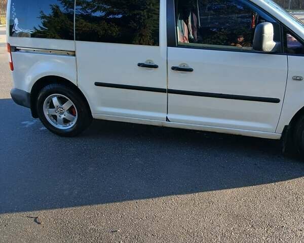 Белый Фольксваген Кадди, объемом двигателя 1.9 л и пробегом 390 тыс. км за 6500 $, фото 1 на Automoto.ua