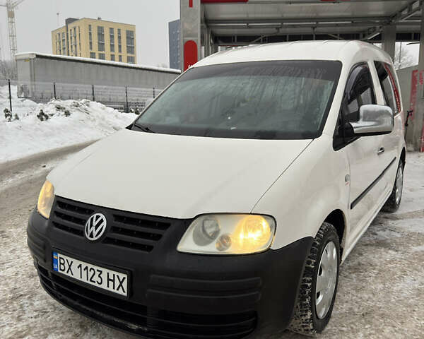 Белый Фольксваген Кадди, объемом двигателя 1.9 л и пробегом 413 тыс. км за 4750 $, фото 1 на Automoto.ua