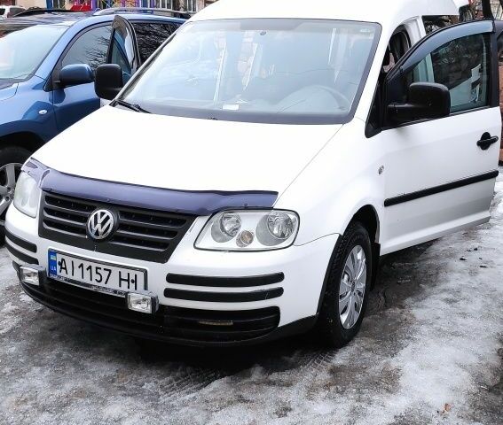 Белый Фольксваген Кадди, объемом двигателя 2 л и пробегом 345 тыс. км за 4200 $, фото 1 на Automoto.ua