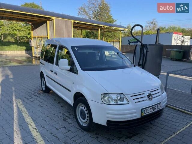 Белый Фольксваген Кадди, объемом двигателя 1.97 л и пробегом 240 тыс. км за 5400 $, фото 1 на Automoto.ua