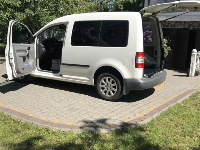 Белый Фольксваген Кадди, объемом двигателя 1.4 л и пробегом 215 тыс. км за 4651 $, фото 1 на Automoto.ua