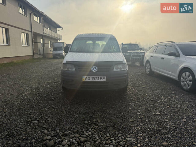 Белый Фольксваген Кадди, объемом двигателя 1.97 л и пробегом 230 тыс. км за 4000 $, фото 1 на Automoto.ua