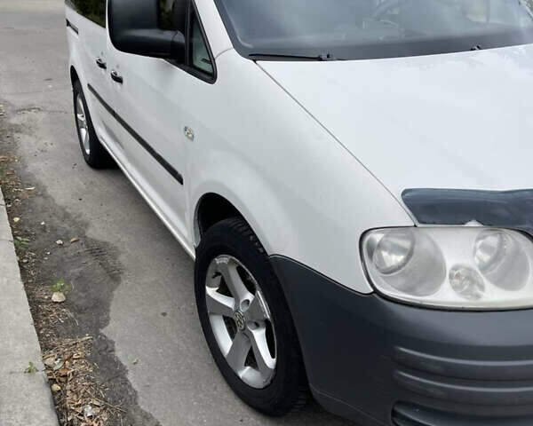 Белый Фольксваген Кадди, объемом двигателя 1.9 л и пробегом 300 тыс. км за 6200 $, фото 1 на Automoto.ua