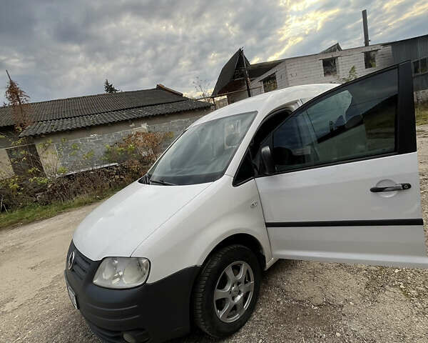 Білий Фольксваген Кадді, об'ємом двигуна 1.97 л та пробігом 320 тис. км за 5200 $, фото 1 на Automoto.ua