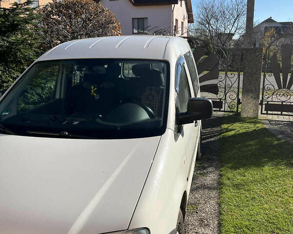 Белый Фольксваген Кадди, объемом двигателя 1.4 л и пробегом 204 тыс. км за 5400 $, фото 1 на Automoto.ua