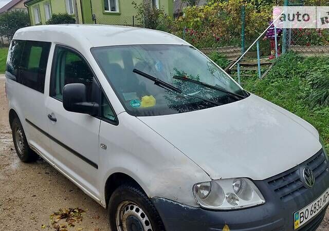 Білий Фольксваген Кадді, об'ємом двигуна 2 л та пробігом 220 тис. км за 5100 $, фото 1 на Automoto.ua
