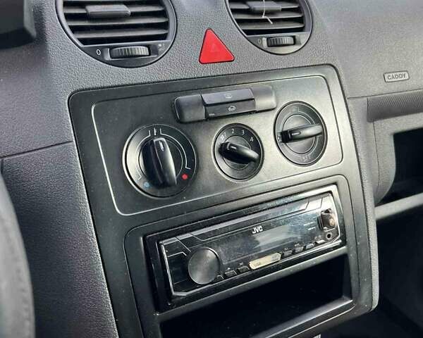 Белый Фольксваген Кадди, объемом двигателя 1.9 л и пробегом 362 тыс. км за 6750 $, фото 1 на Automoto.ua