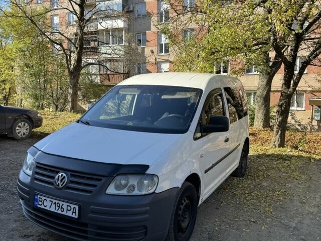 Белый Фольксваген Кадди, объемом двигателя 2 л и пробегом 400 тыс. км за 3800 $, фото 1 на Automoto.ua