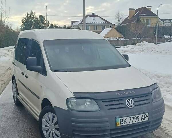 Белый Фольксваген Кадди, объемом двигателя 1.97 л и пробегом 375 тыс. км за 4900 $, фото 1 на Automoto.ua
