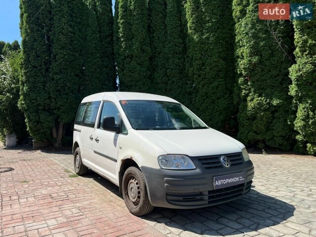 Белый Фольксваген Кадди, объемом двигателя 2 л и пробегом 330 тыс. км за 4000 $, фото 1 на Automoto.ua