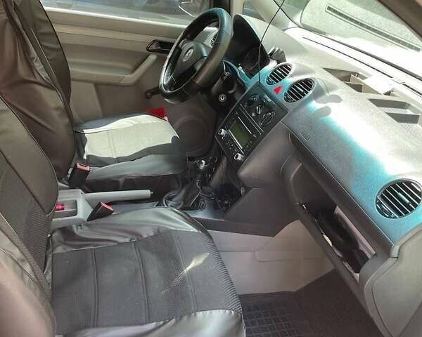 Белый Фольксваген Кадди, объемом двигателя 1.9 л и пробегом 220 тыс. км за 6500 $, фото 1 на Automoto.ua