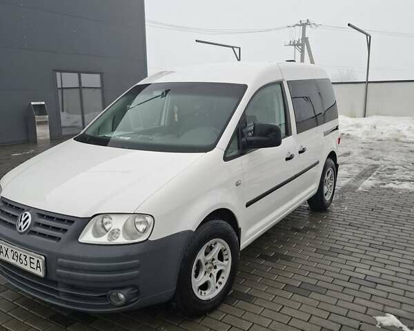 Білий Фольксваген Кадді, об'ємом двигуна 2 л та пробігом 297 тис. км за 6500 $, фото 1 на Automoto.ua